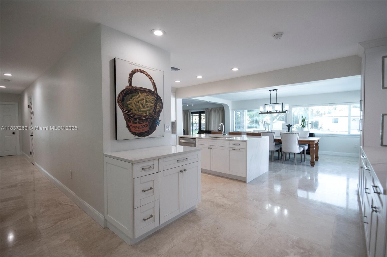 10111 SW 66th St, Miami, FL, 33173/$1,999,999 4 10111 SW 66th St