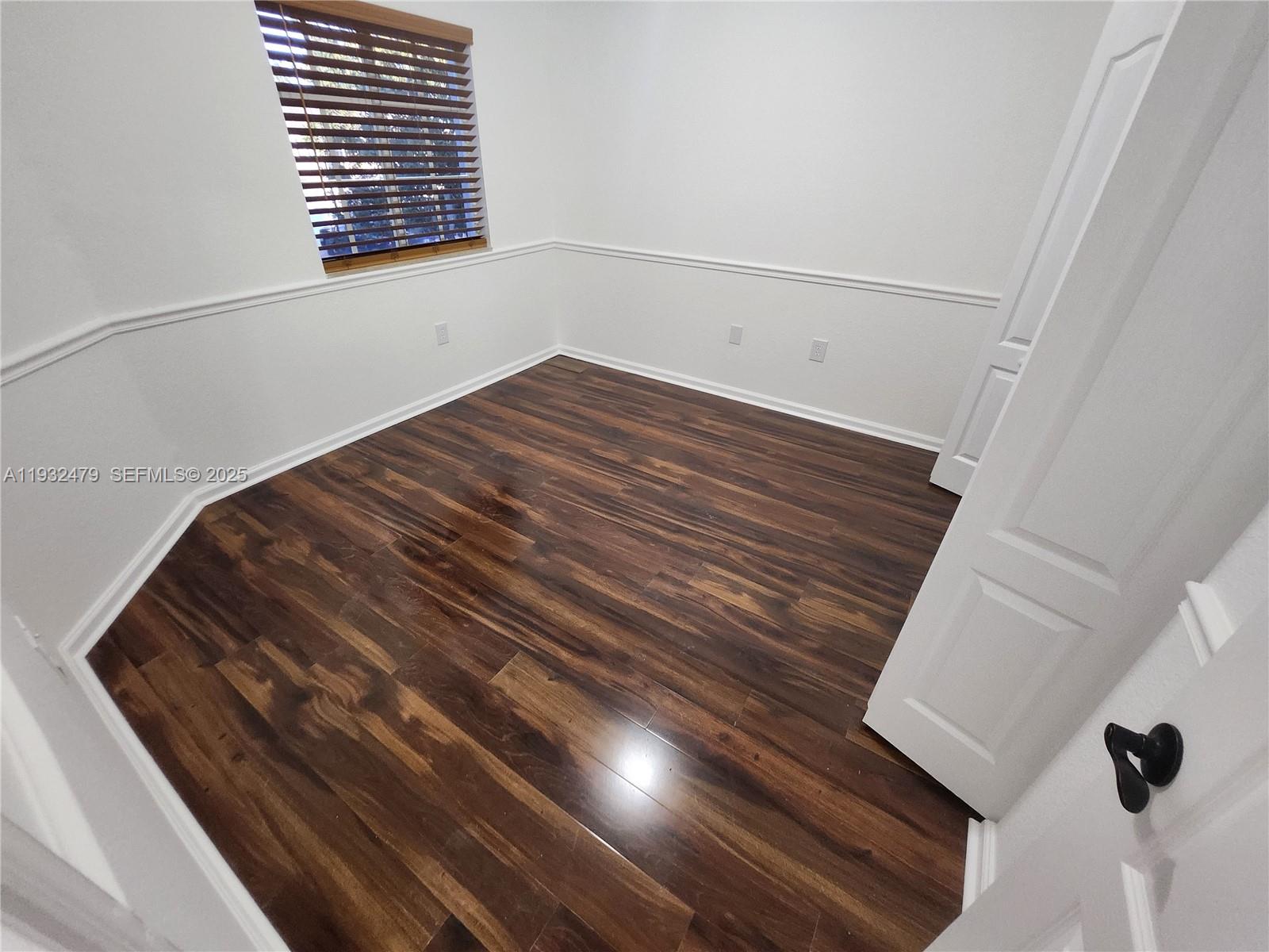 MANDARIN LAKES - Residential Lease