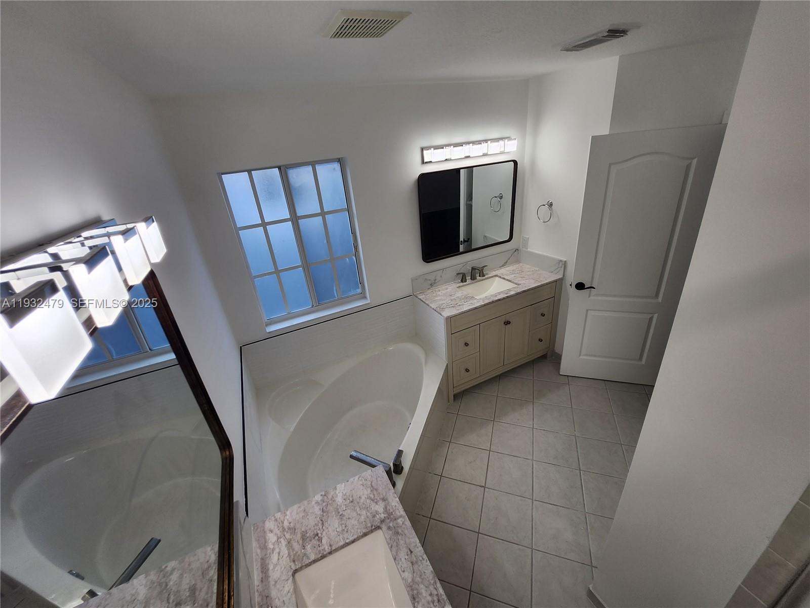 MANDARIN LAKES - Residential Lease