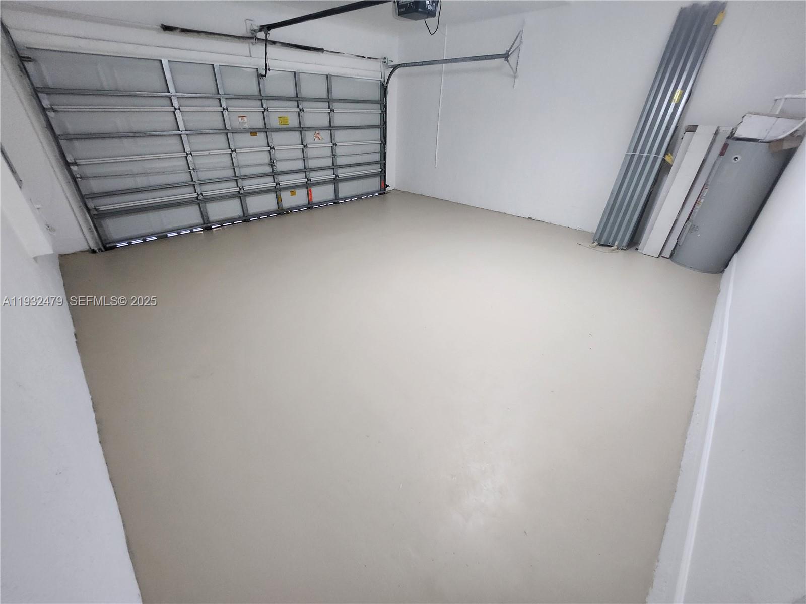 MANDARIN LAKES - Residential Lease