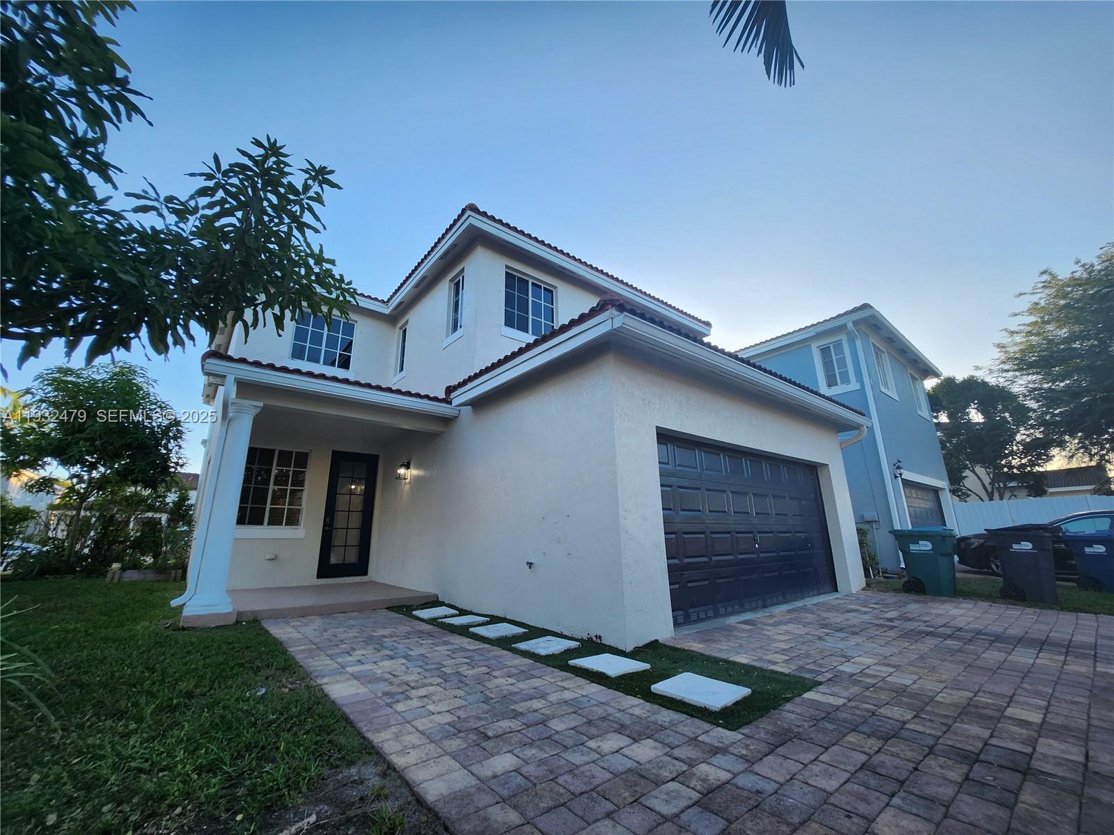 MANDARIN LAKES - Residential Lease