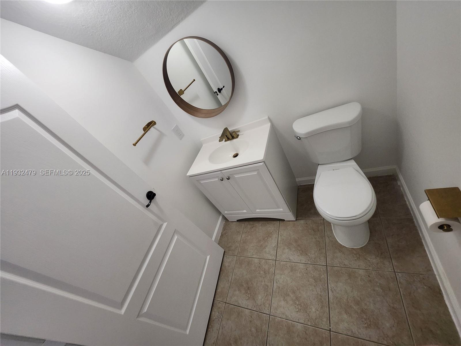 MANDARIN LAKES - Residential Lease