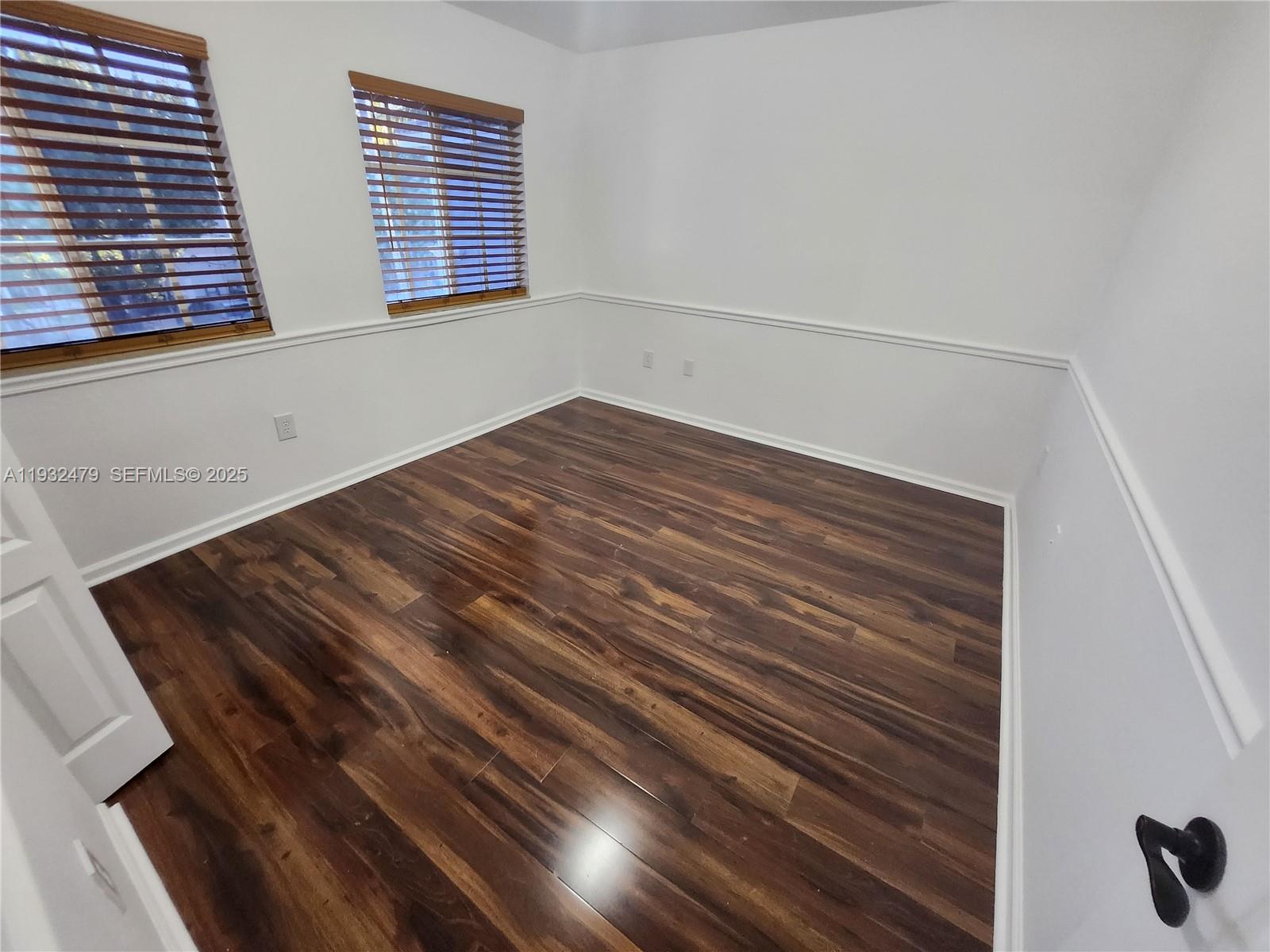 MANDARIN LAKES - Residential Lease