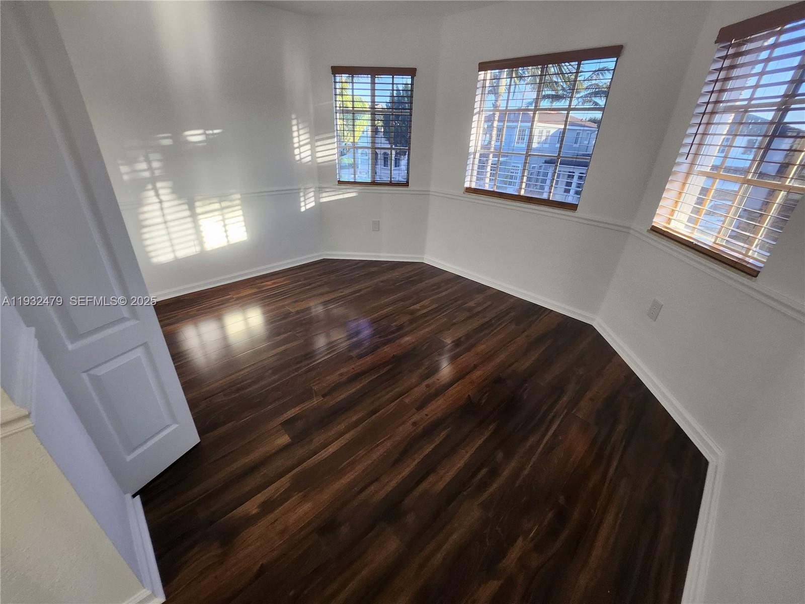 MANDARIN LAKES - Residential Lease