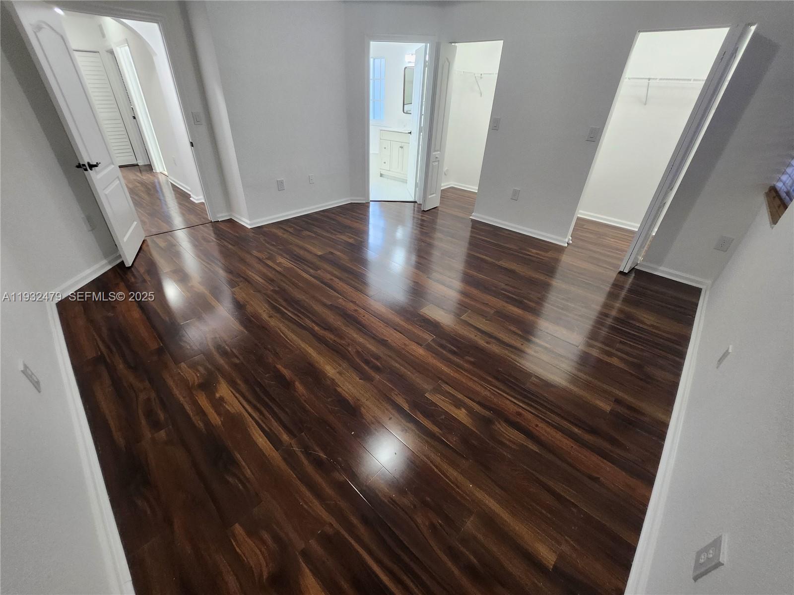 MANDARIN LAKES - Residential Lease