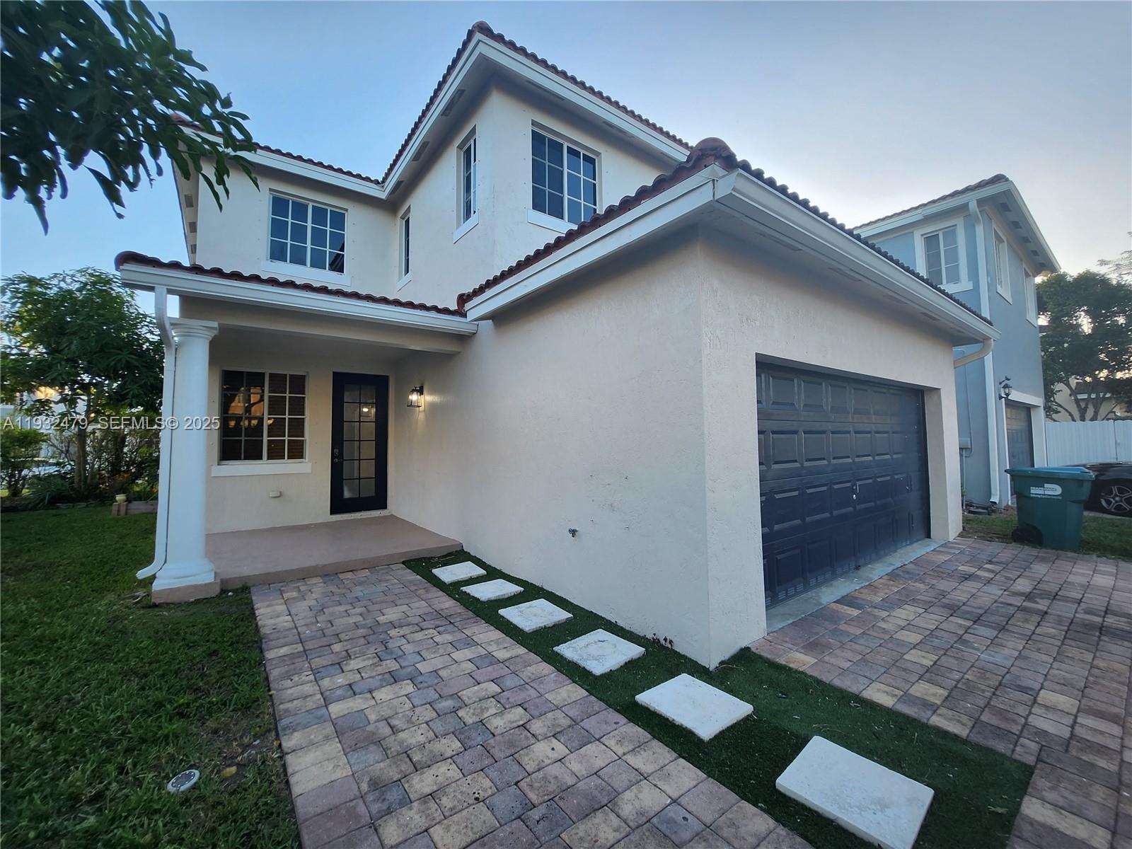 MANDARIN LAKES - Residential Lease