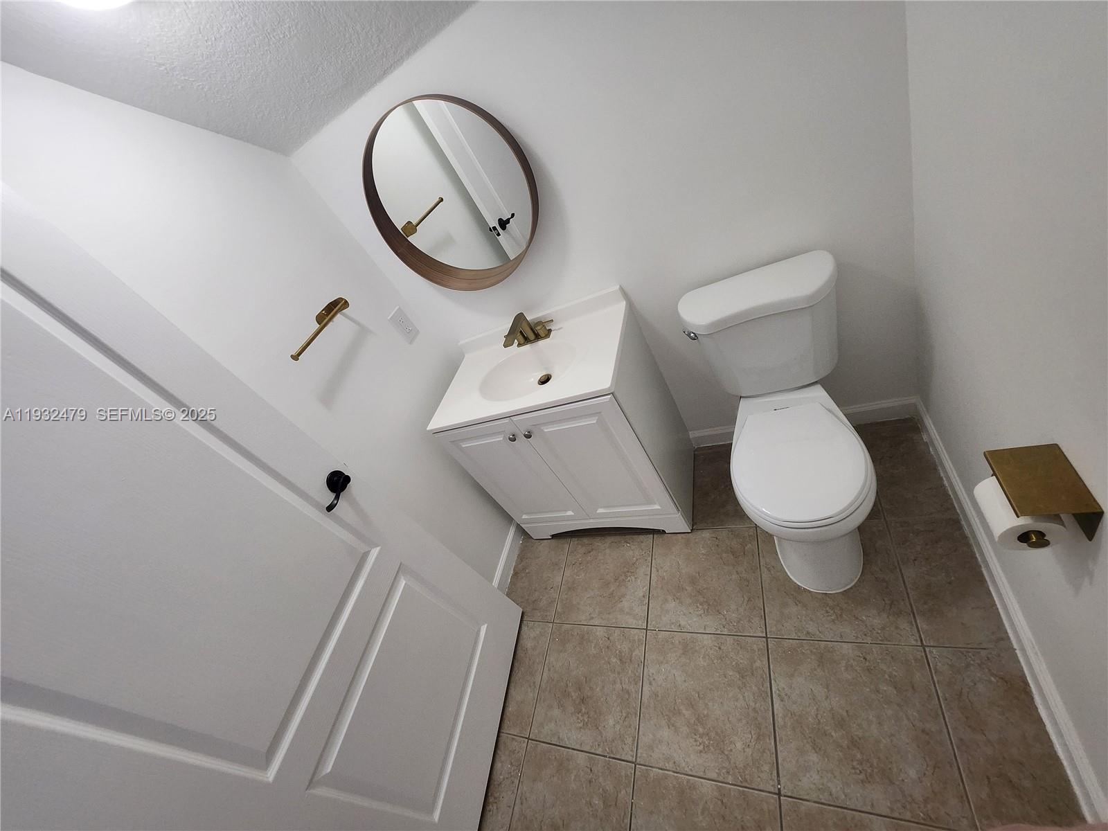 MANDARIN LAKES - Residential Lease