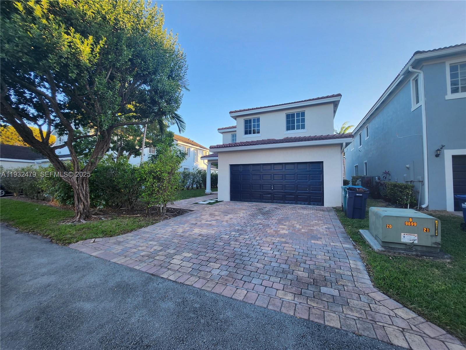 MANDARIN LAKES - Residential Lease