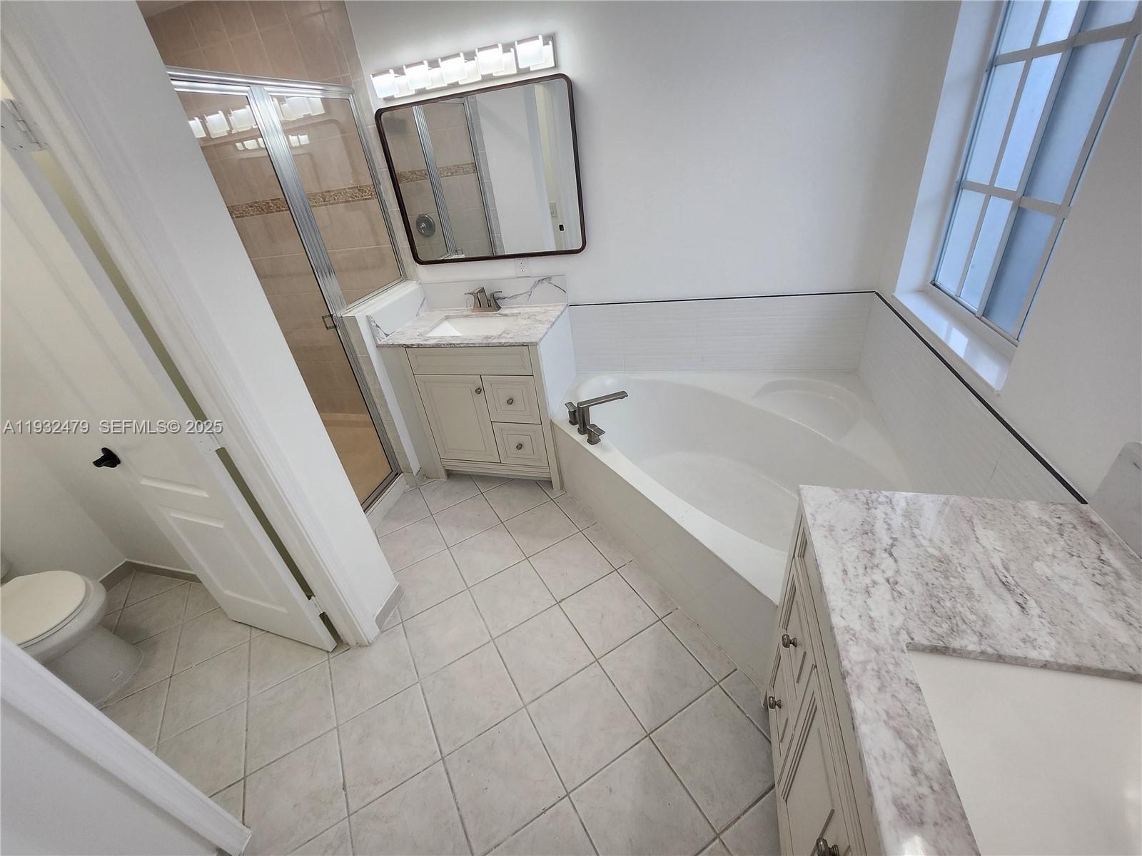 MANDARIN LAKES - Residential Lease