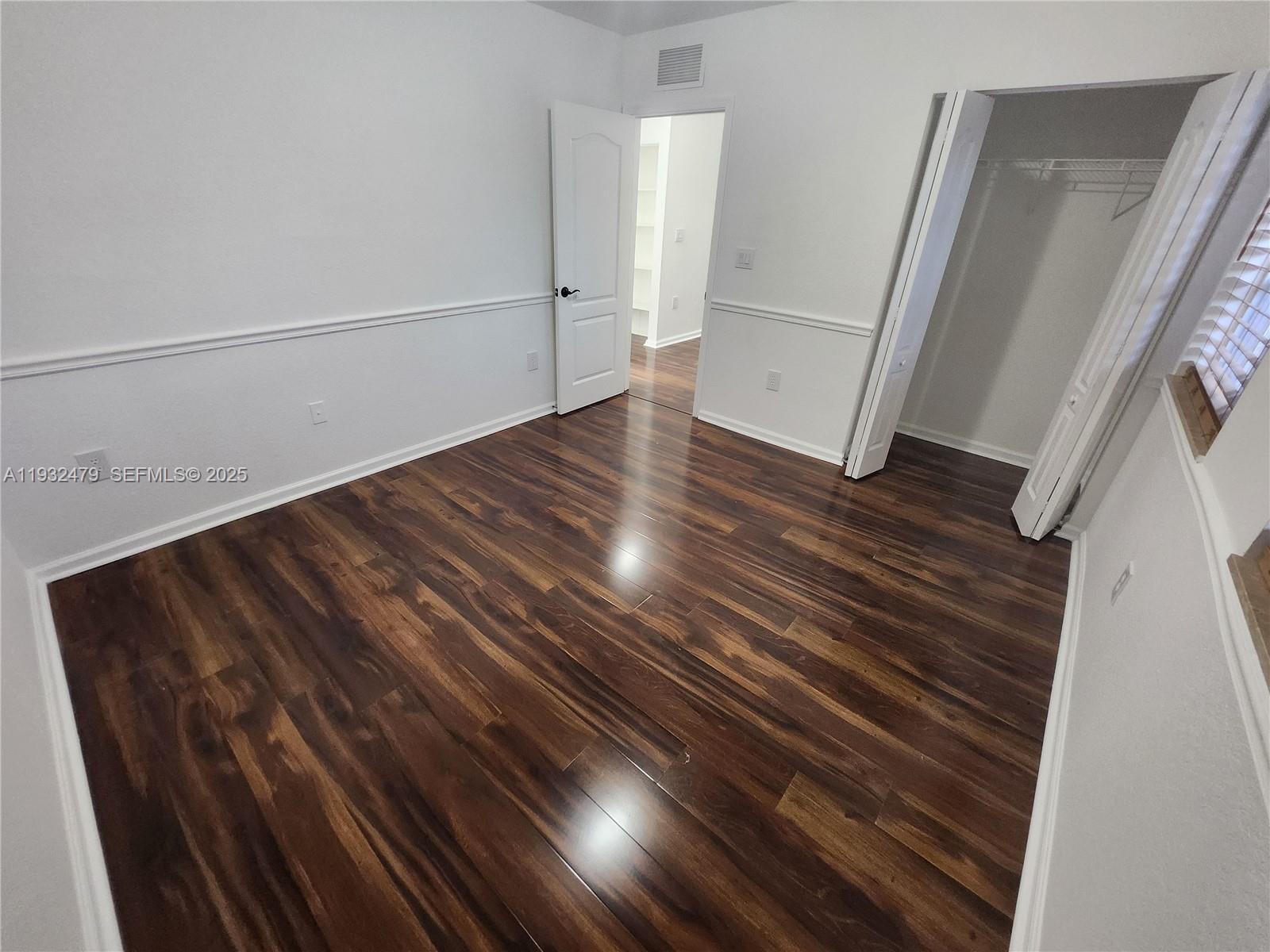 MANDARIN LAKES - Residential Lease