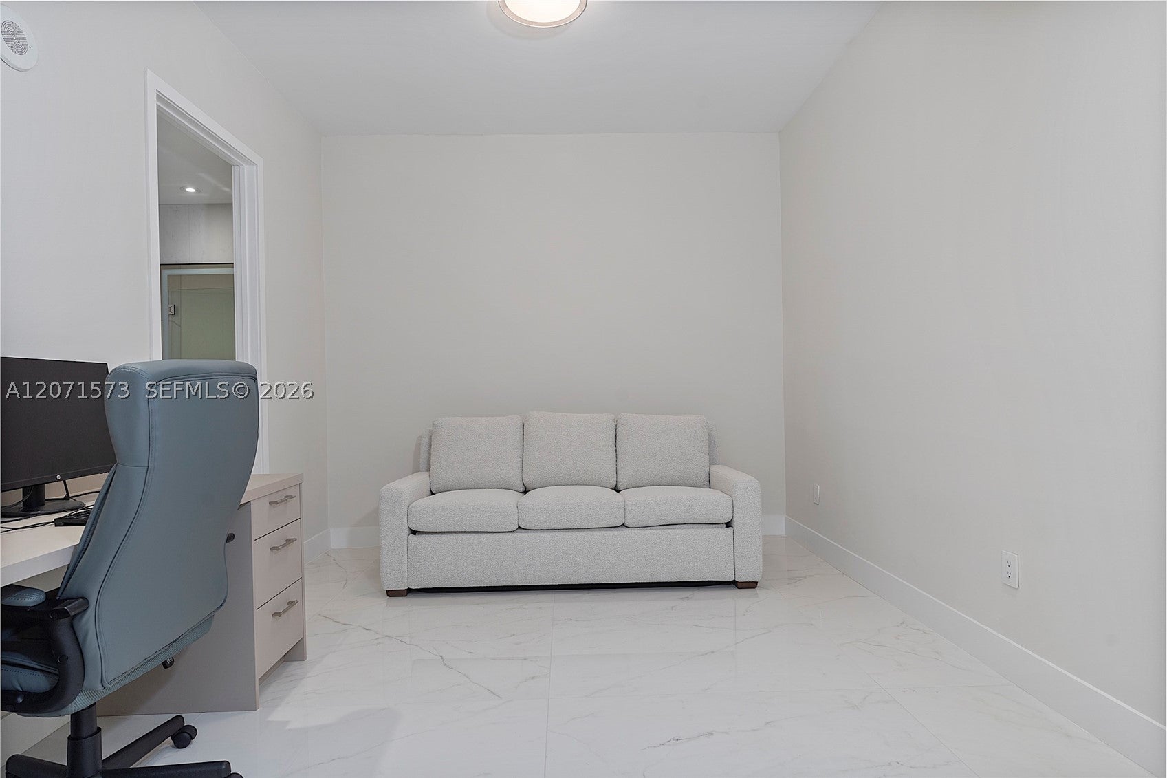 100 S Pointe Dr 910