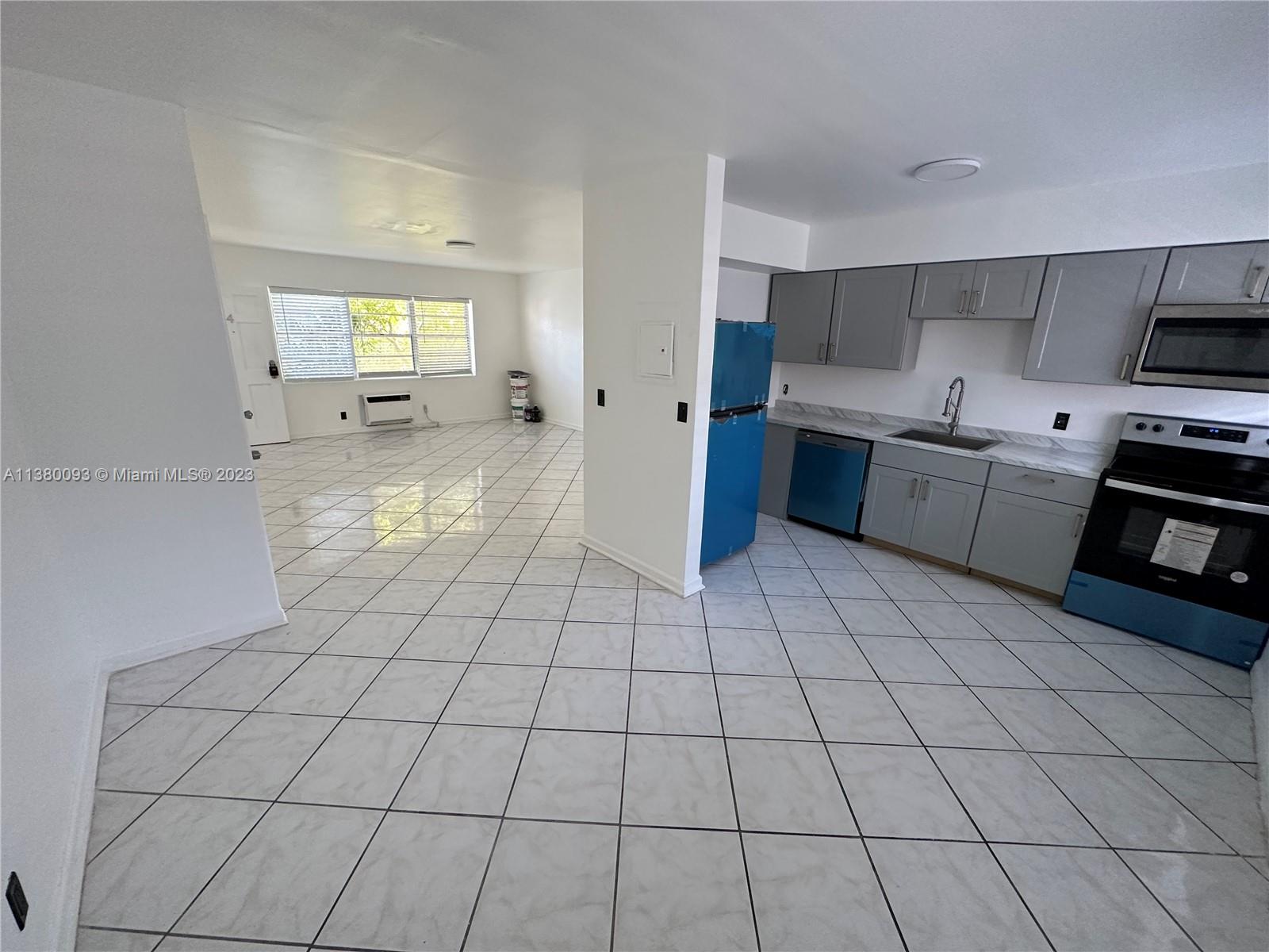 EXCELLENT LOCATION, ONE BLOCK TO THE BEACH IN SURFSIDE. JUST REMODELED, BRAND NEW KITCHEN APPLIANCES, NEW CABINETS, NEW BATHROOMS, NEW A/C. ONE ASSIGNED PARKING SPACE. LANDLORD REQUIERES FIRST MONTH RENT AND ONE MONTH DEPOSIT (TWO IN TOTAL). TENANT BACKGROUND CHECK REQUIRED BY LANDLORD. VERY EASY TO SHOW, VACANT. NO APPROVAL REQUIRED, NO BUILDING ASSOCIATION. EASY TO MOVE IN.