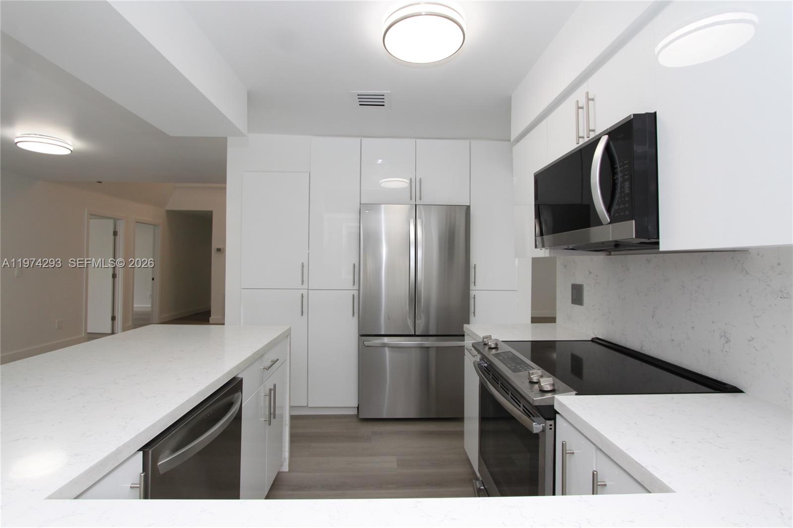 COUNTRY SEC 2 - Residential