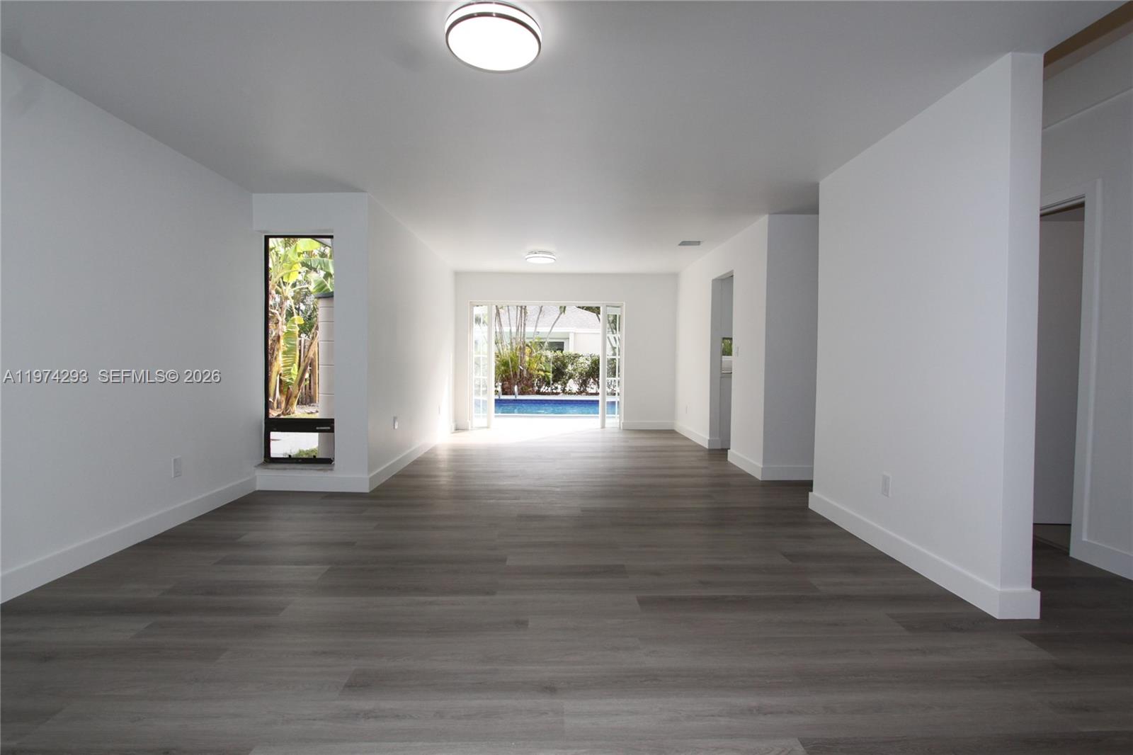 COUNTRY SEC 2 - Residential