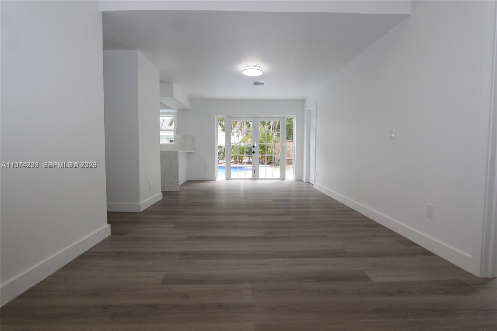 COUNTRY SEC 2 - Residential