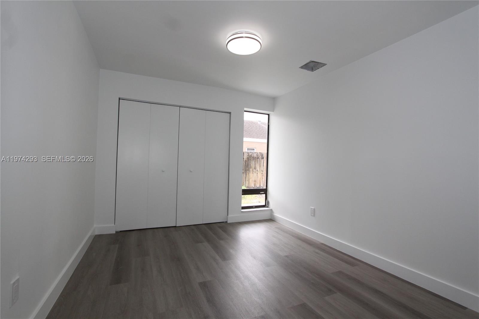 COUNTRY SEC 2 - Residential