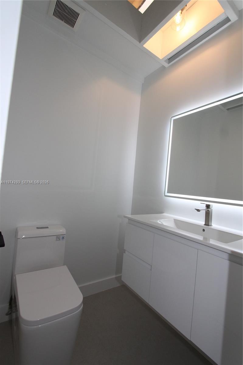 COUNTRY SEC 2 - Residential