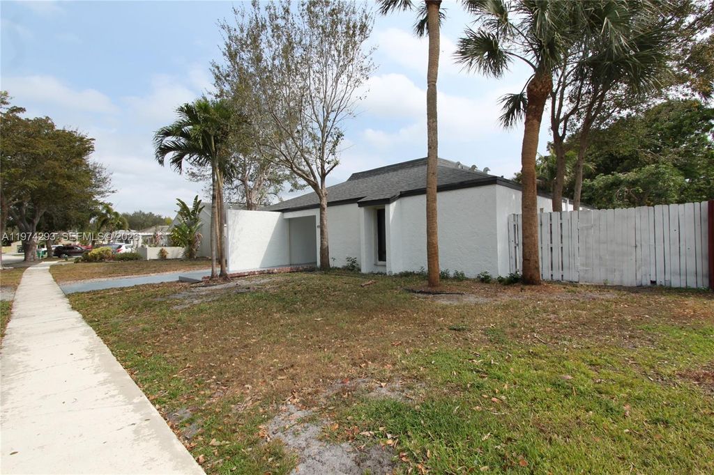 Photo of 4940 SW 94th Way, Cooper City, FL 33328 (MLS # A11974293)