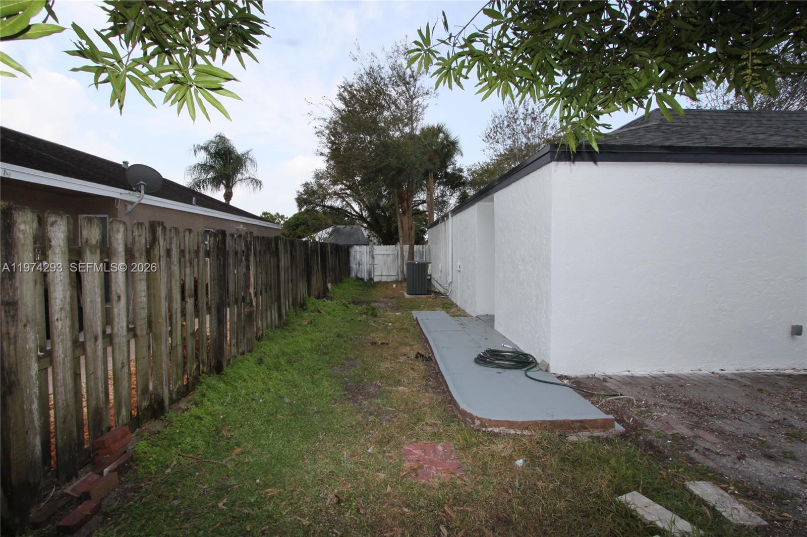 COUNTRY SEC 2 - Residential