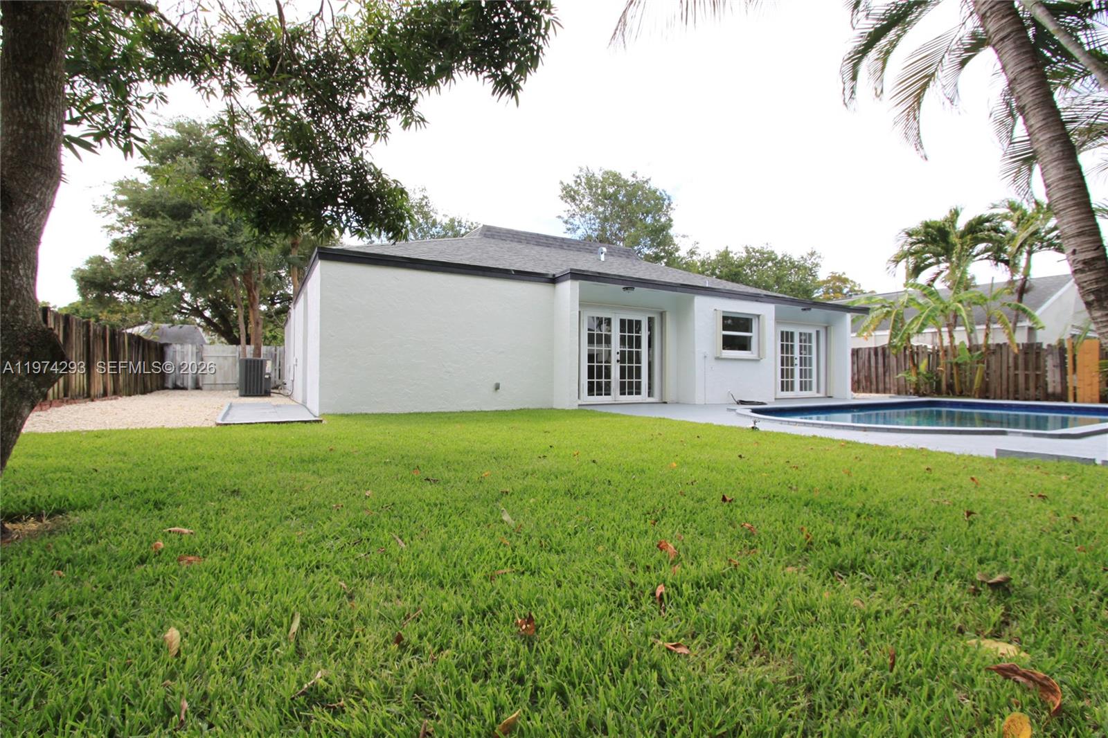 COUNTRY SEC 2 - Residential