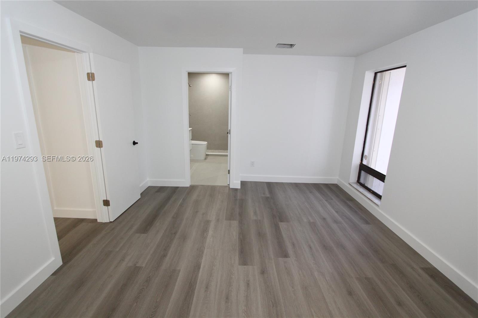 COUNTRY SEC 2 - Residential