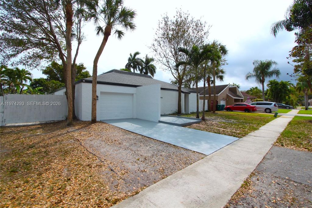 Photo of 4940 SW 94th Way, Cooper City, FL 33328 (MLS # A11974293)