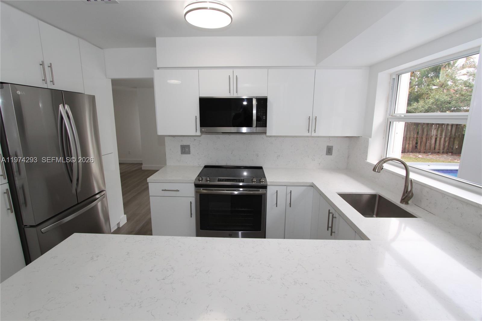 COUNTRY SEC 2 - Residential