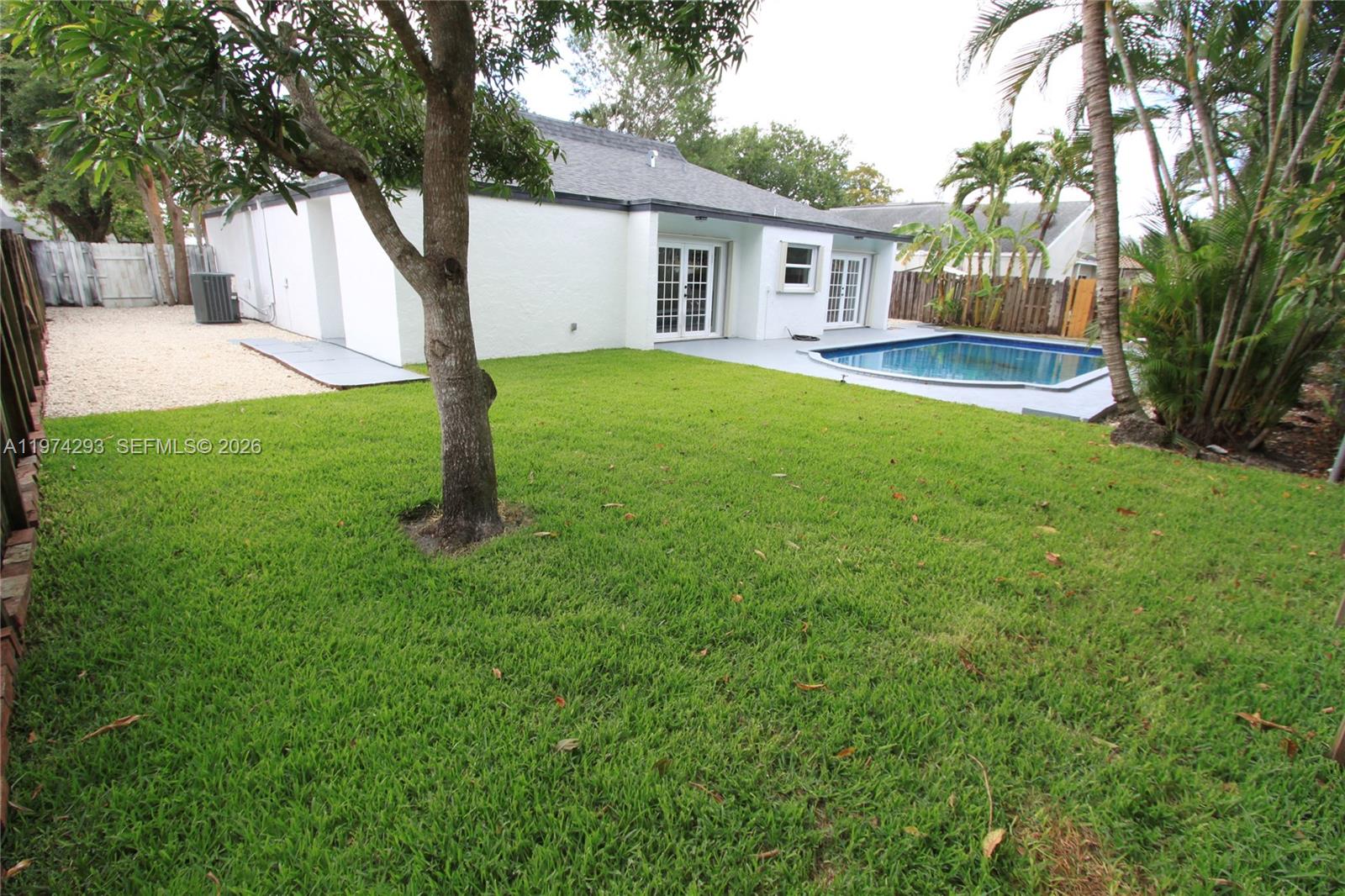 COUNTRY SEC 2 - Residential