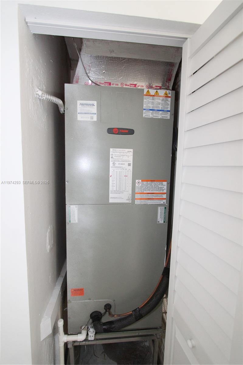 COUNTRY SEC 2 - Residential