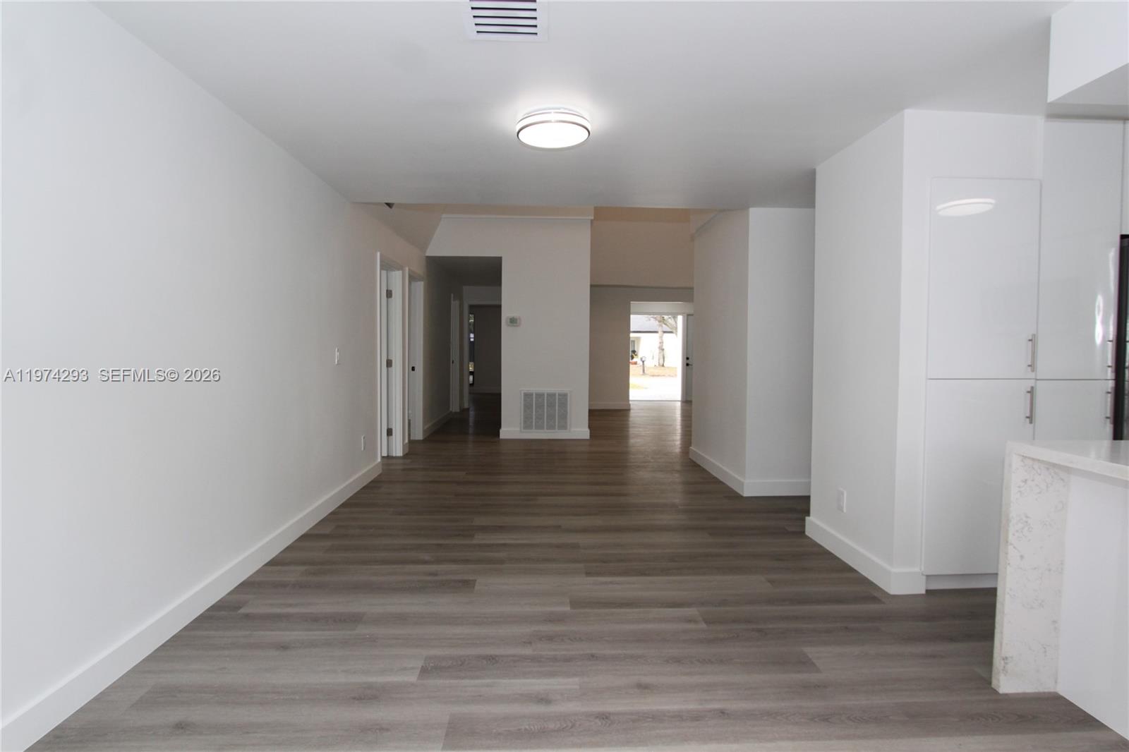 COUNTRY SEC 2 - Residential