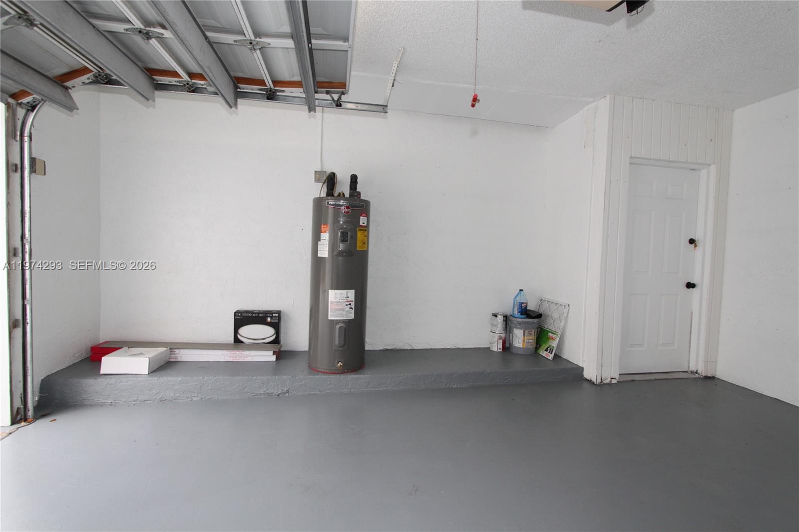 COUNTRY SEC 2 - Residential