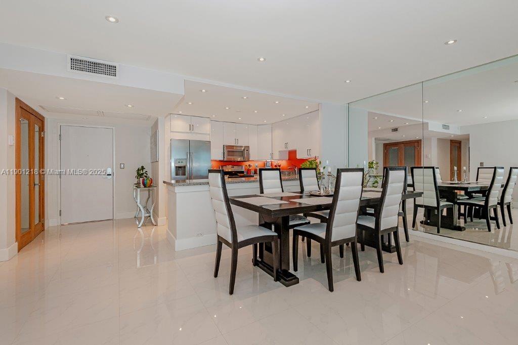 RONEY PALACE CONDO - Residential Lease