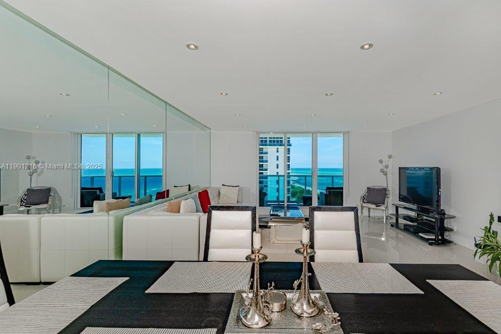 2301 Collins Ave 1210