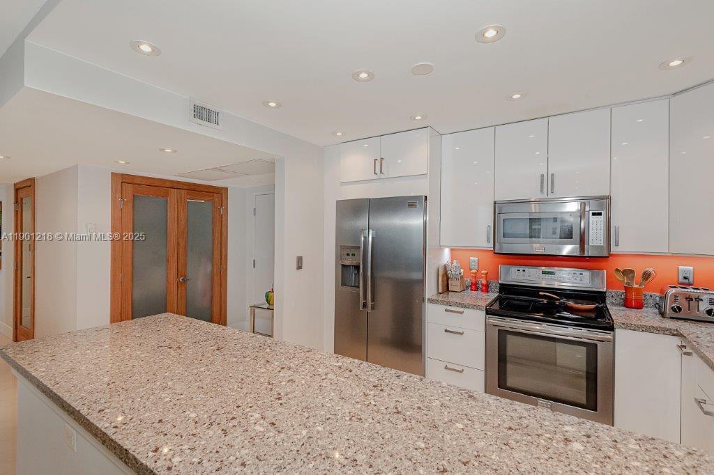 RONEY PALACE CONDO - Residential Lease