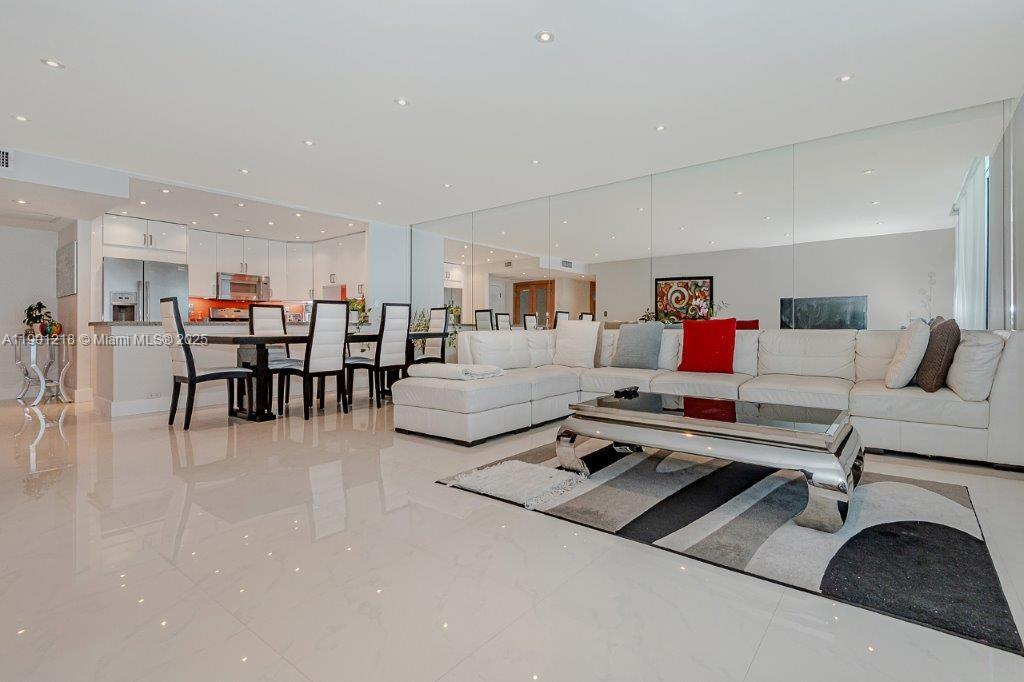 RONEY PALACE CONDO - Residential Lease