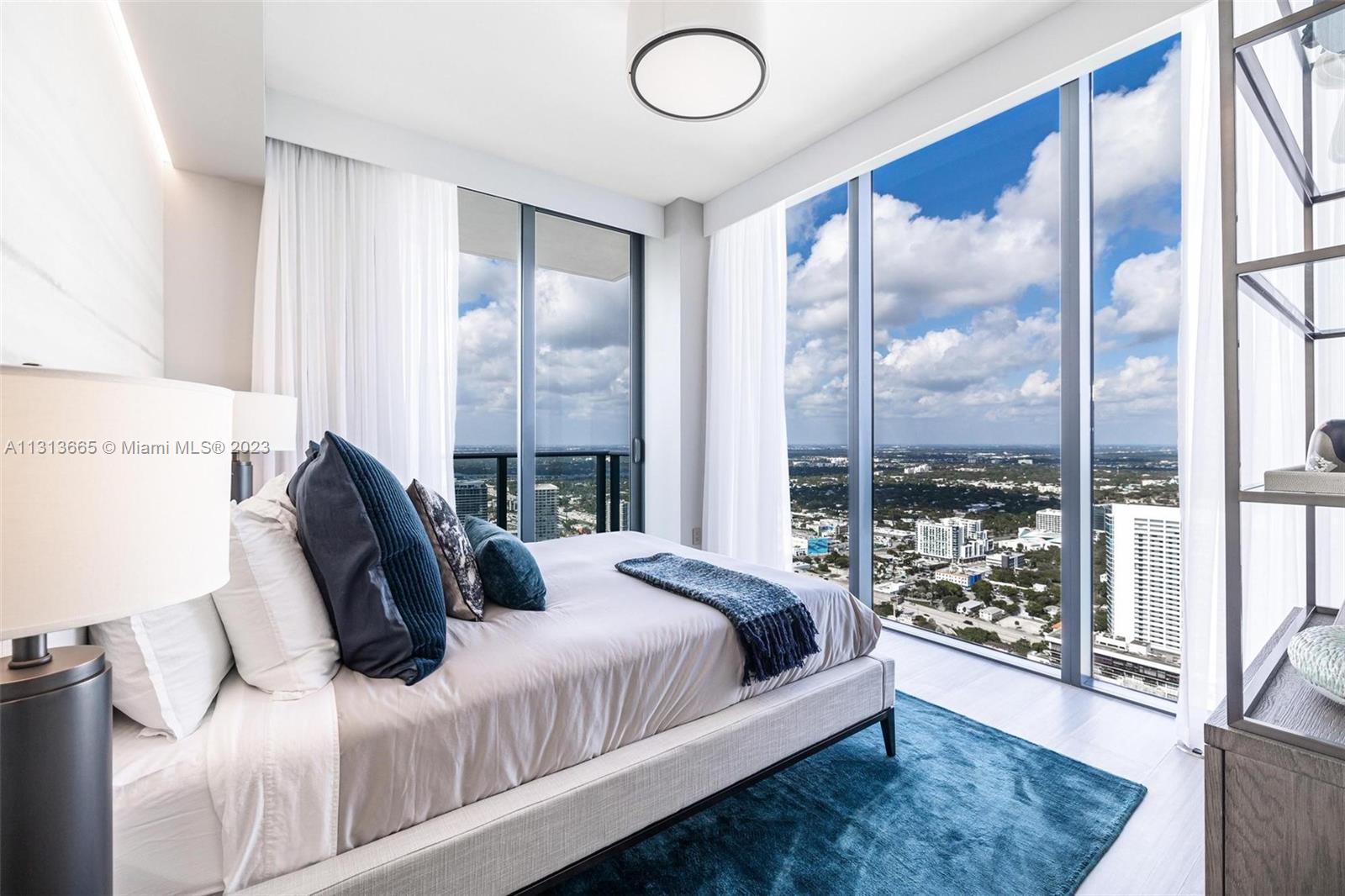 ONE PARAISO CONDO - Residential