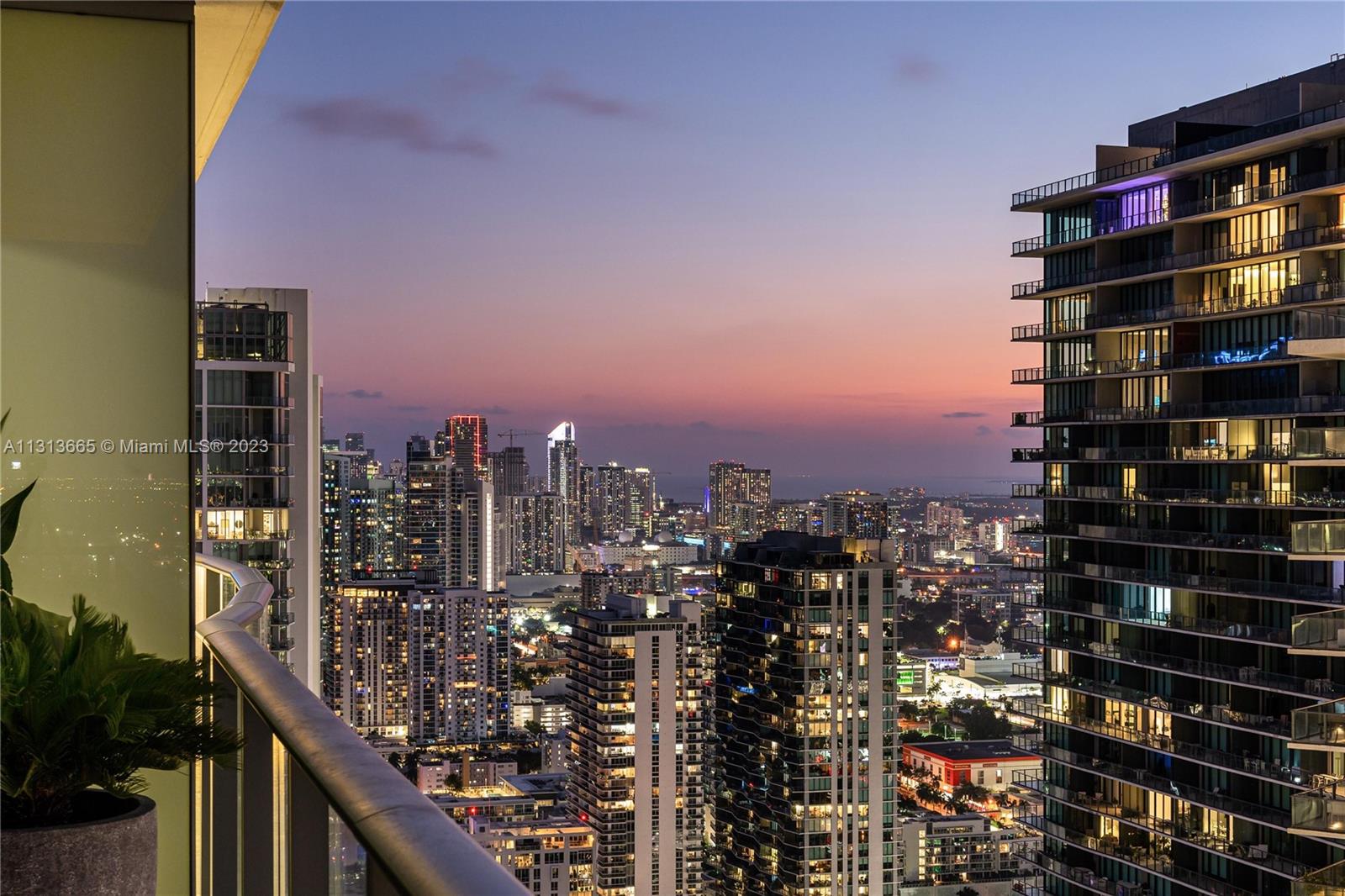 ONE PARAISO CONDO - Residential