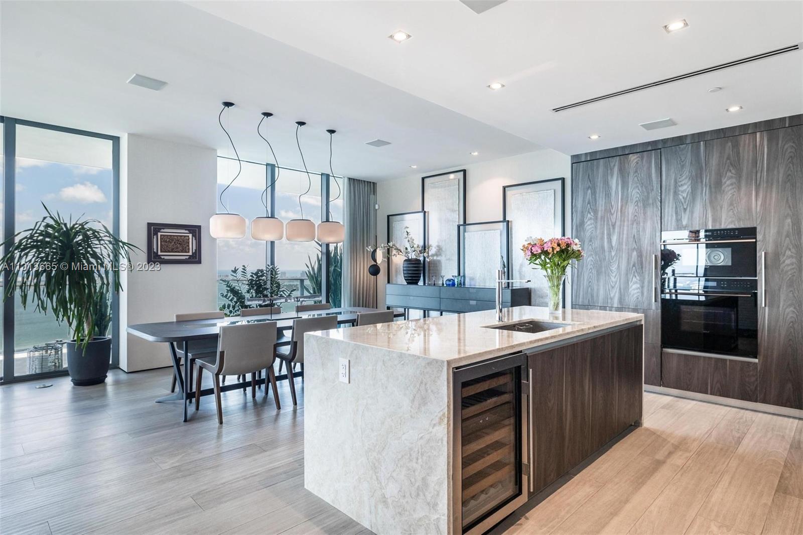 ONE PARAISO CONDO - Residential