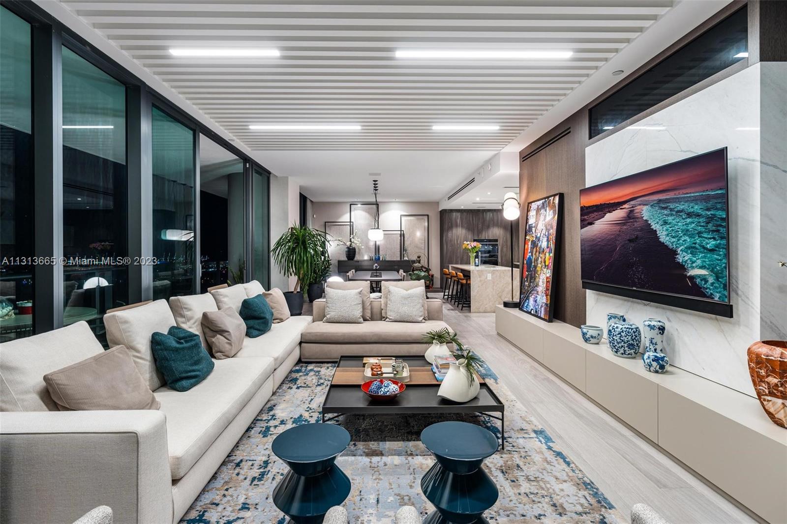 ONE PARAISO CONDO - Residential