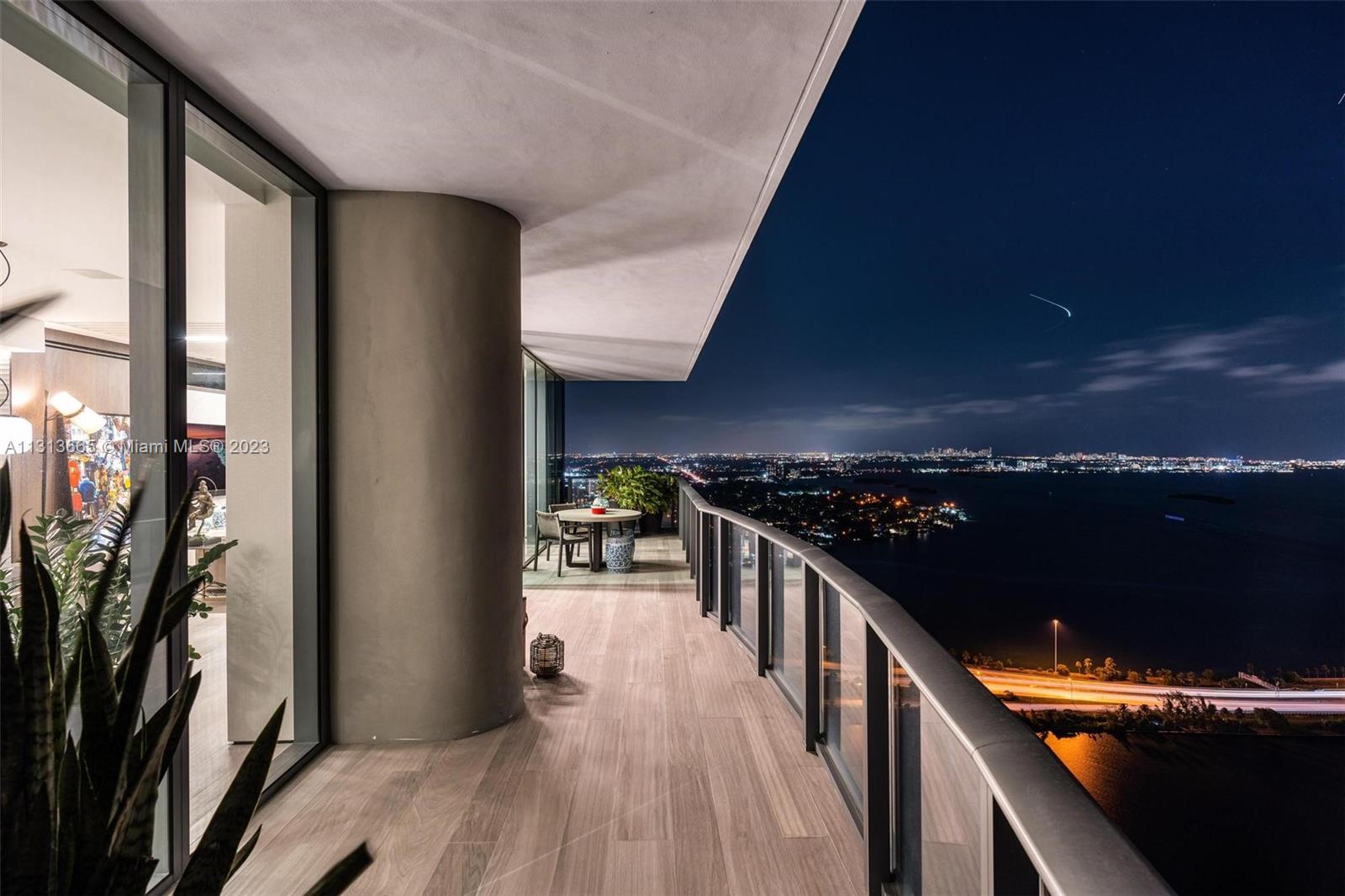 ONE PARAISO CONDO - Residential