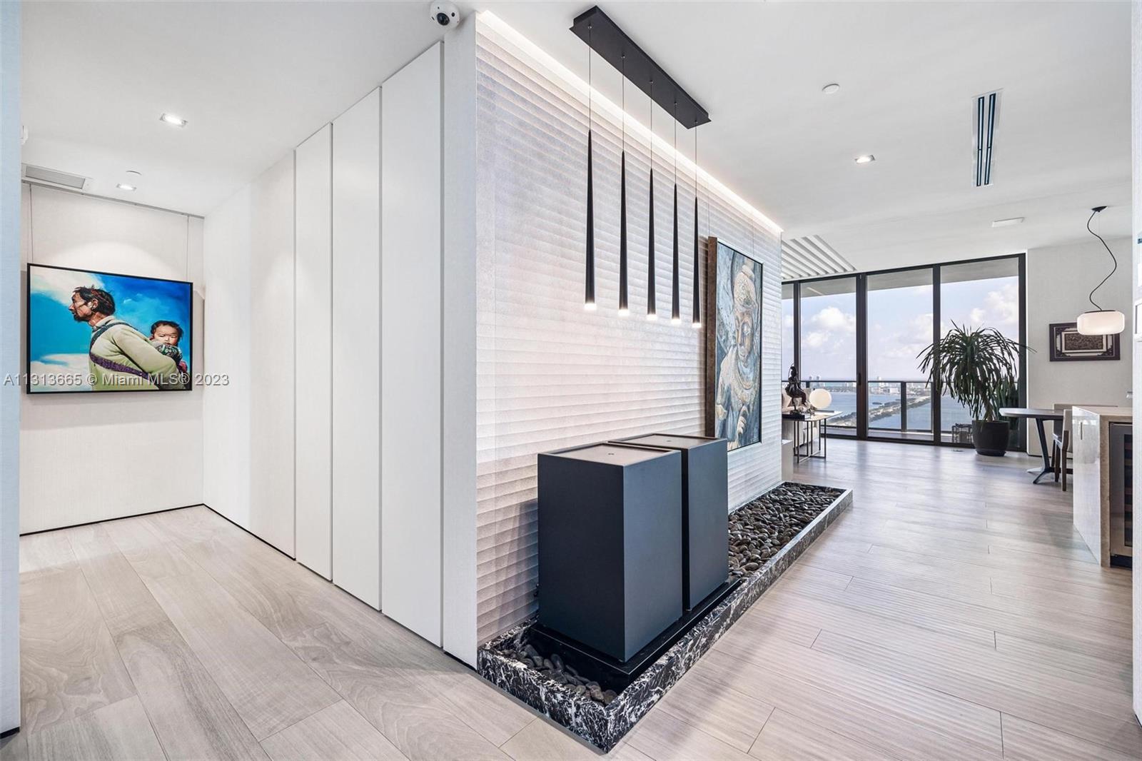 ONE PARAISO CONDO - Residential