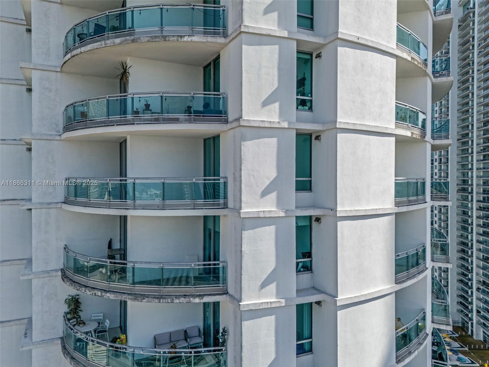WIND CONDO - Residential