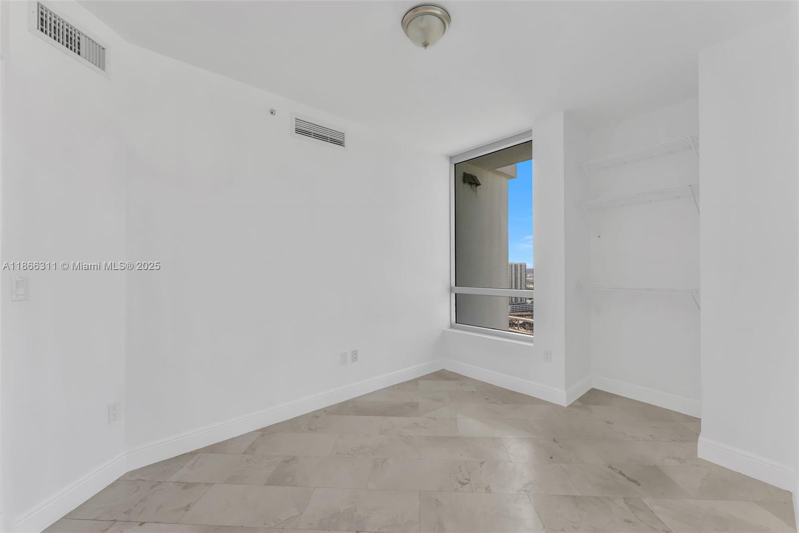 WIND CONDO - Residential