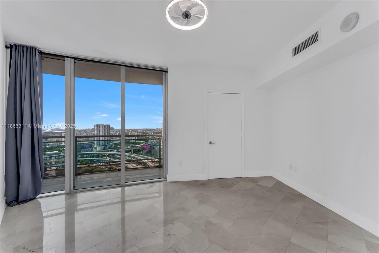 WIND CONDO - Residential