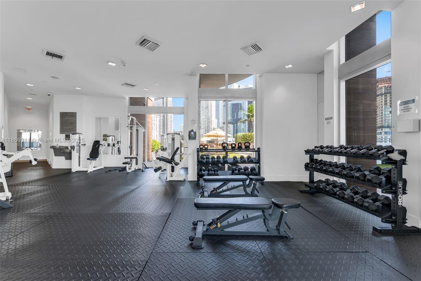 WIND CONDO - Residential