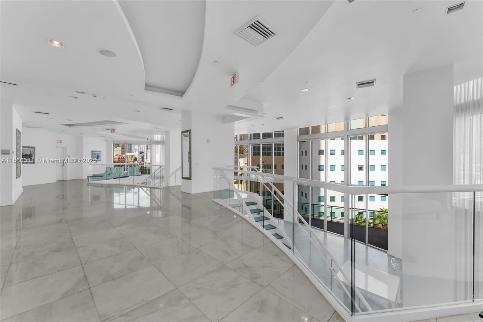 WIND CONDO - Residential