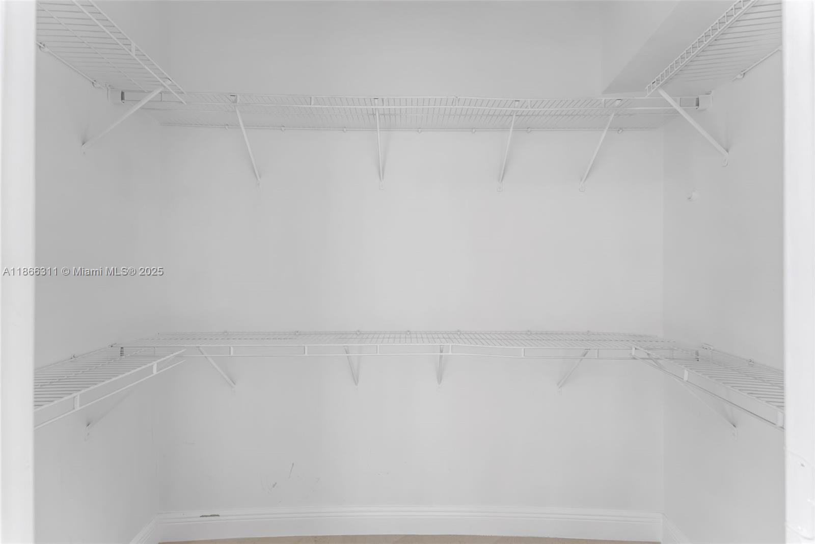 WIND CONDO - Residential