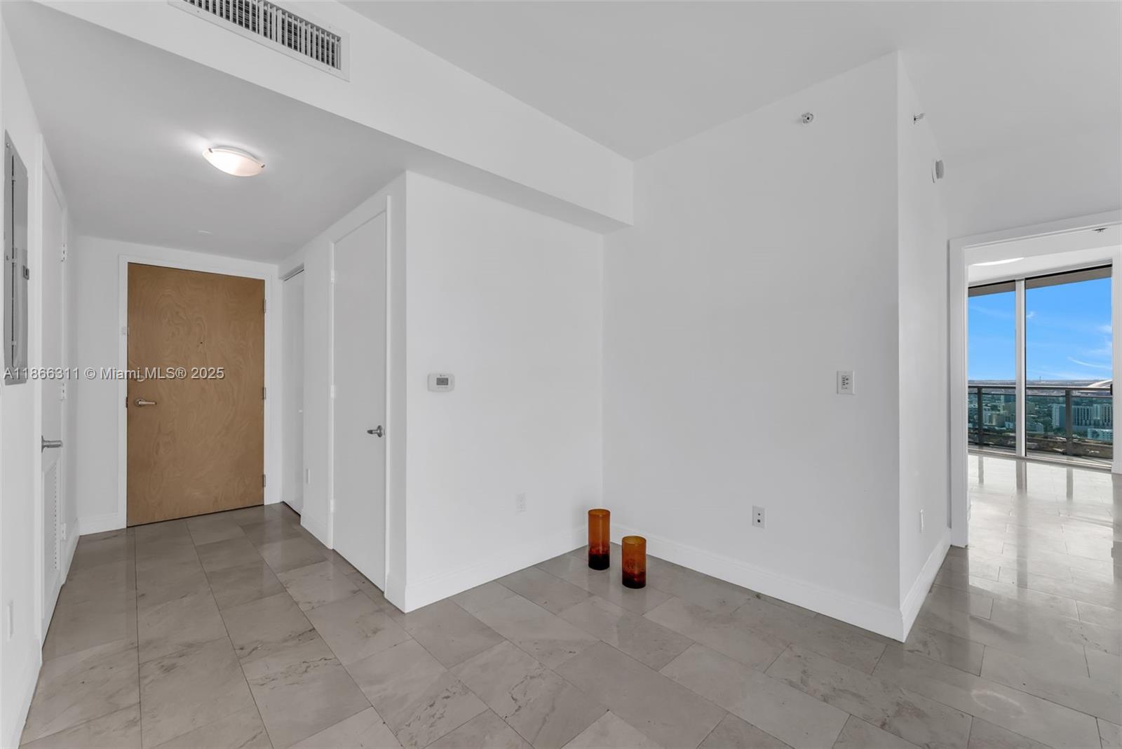 WIND CONDO - Residential