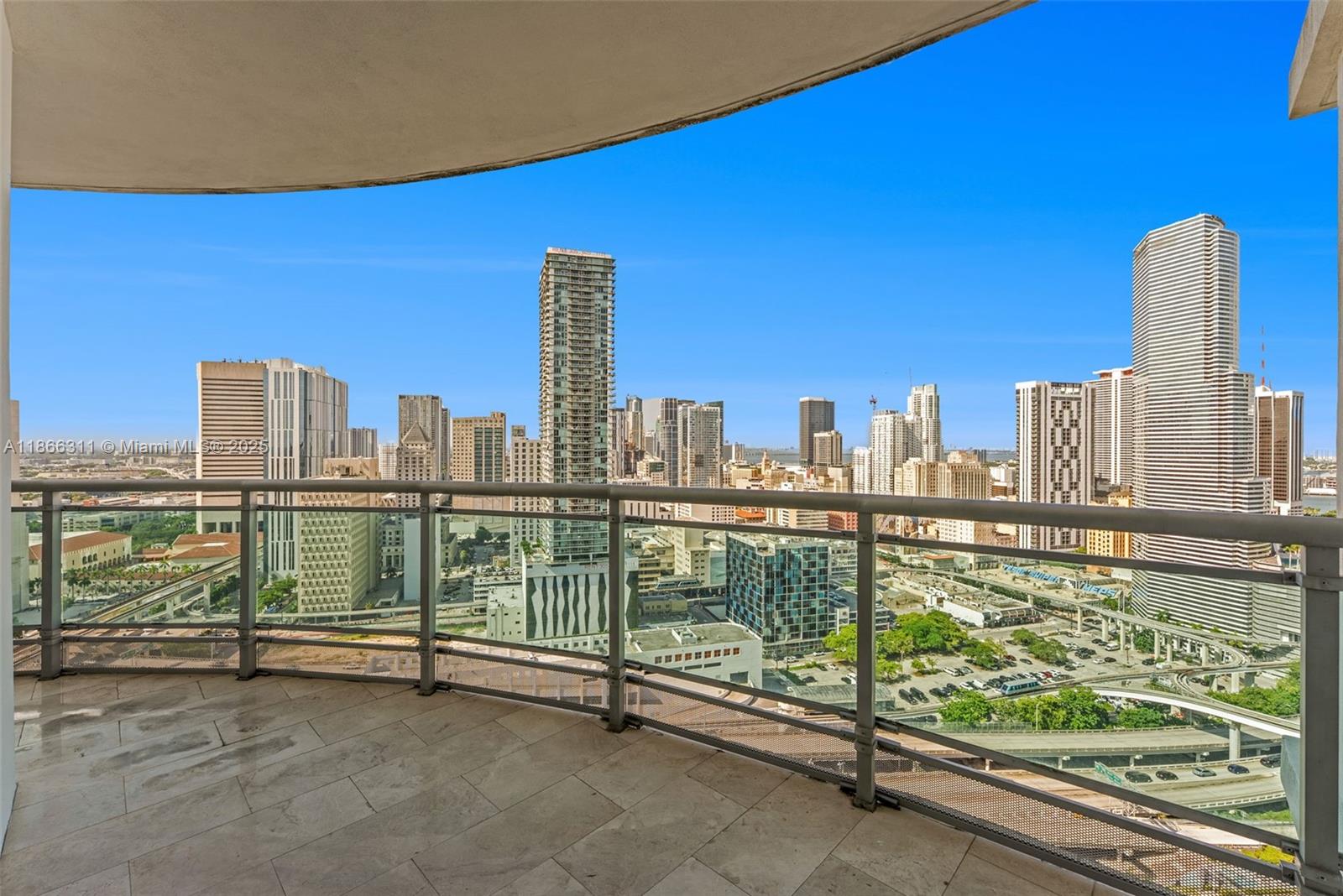 WIND CONDO - Residential