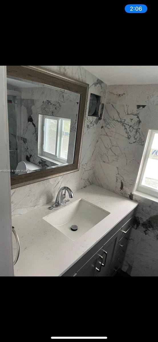 NORTH HOLLYWOOD - Residential Lease